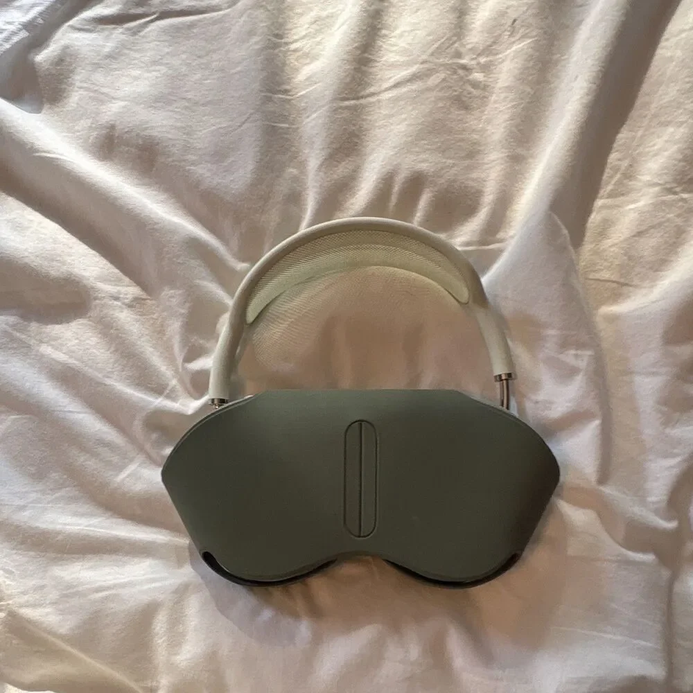 Apple AirPods Max Green Wireless Bluetooth Over-Ear Headphones Built-In Mic